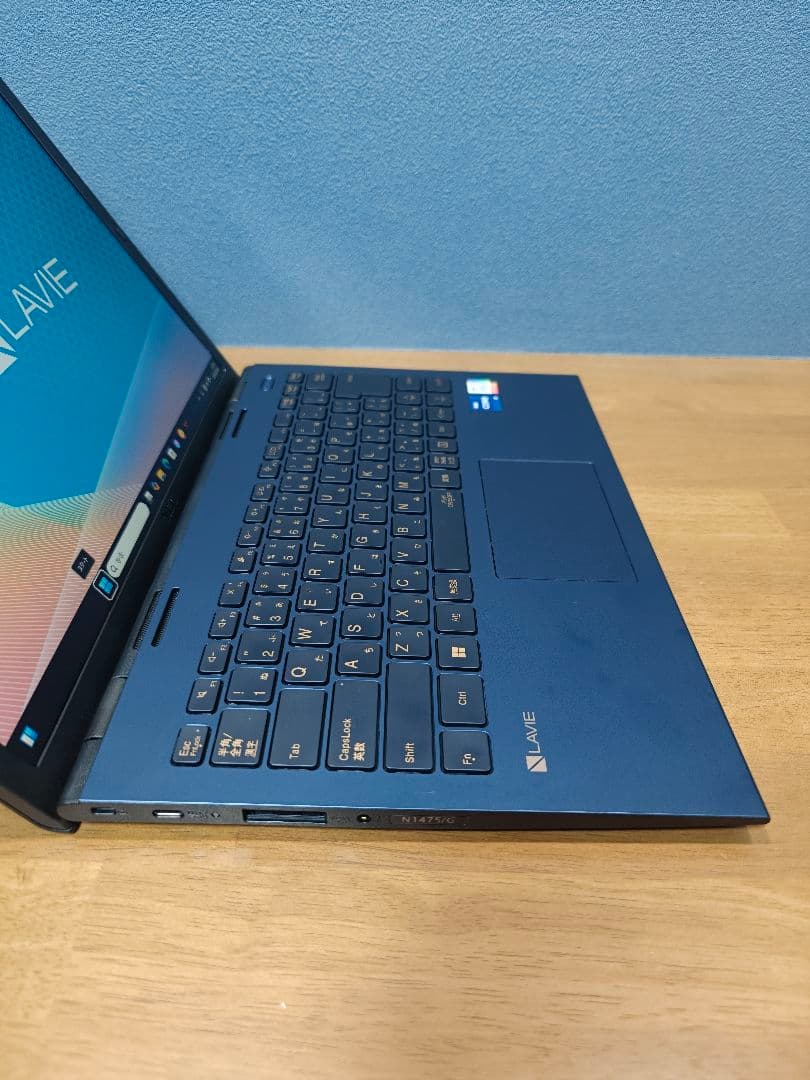 【美品】NEC LAVIE N1475/G i7 16 512