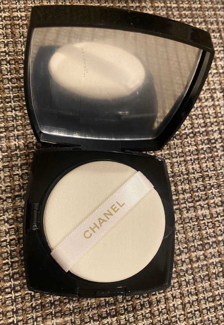 ファンデーション CHANEL LES BEIGES Touche de Teint No.20