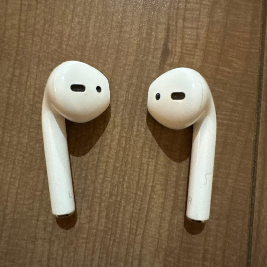 AirPods 第2世代　充電器&箱付き　もう一つ充電ケース付き