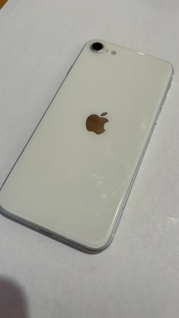 iPhone SE3 64Gb SIMフリー スターライト　白色　602261