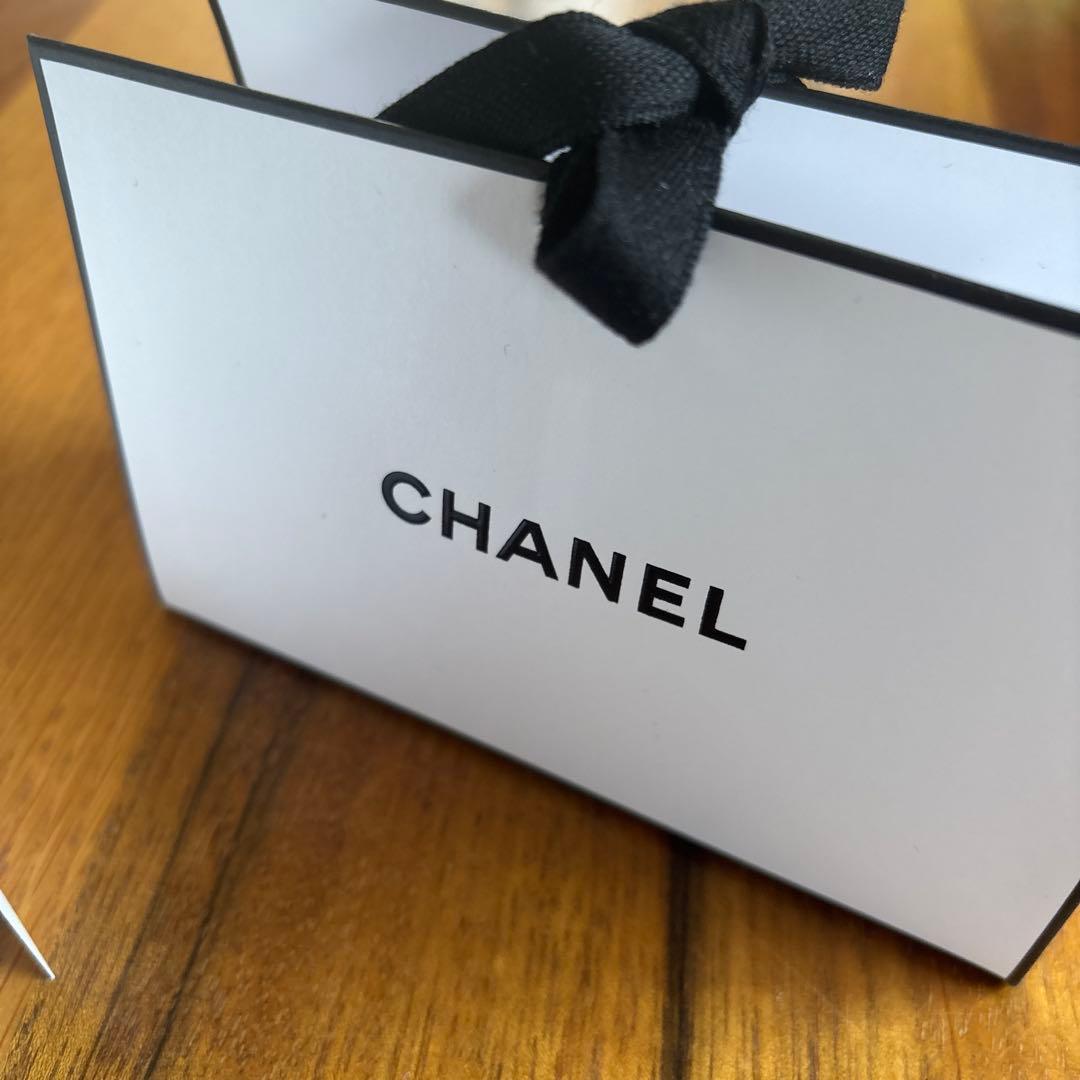 CHANELエクラ プルミエ ラ バーズ ロゼ 30ml