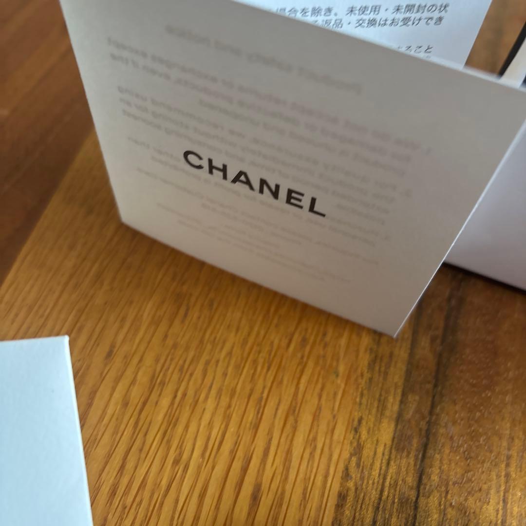 CHANELエクラ プルミエ ラ バーズ ロゼ 30ml