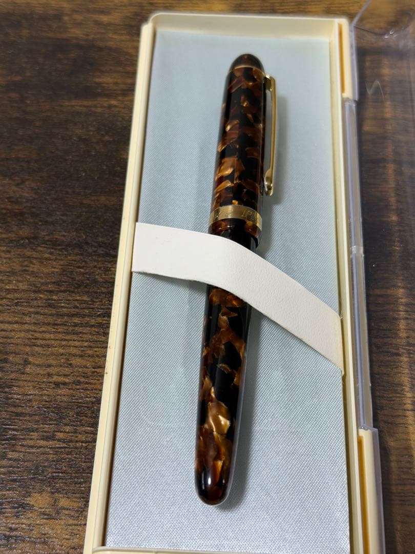 新品未使用　1990年製　初期型　べっ甲柄　セルロイド　プラチナ　万年筆　M