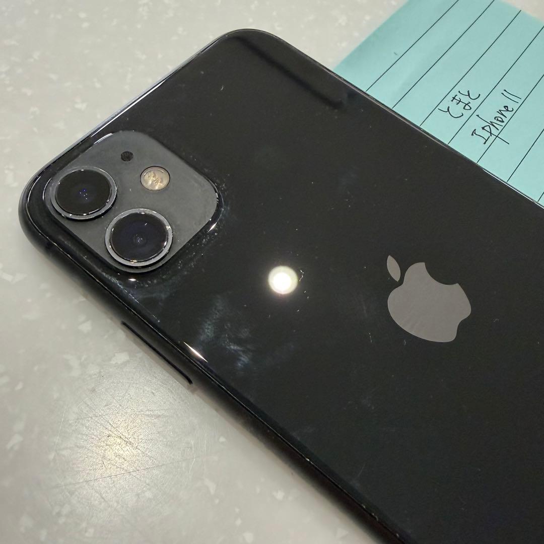 最安値Apple iPhone 11 ブラック85% ディスプレイギズあり箱付き
