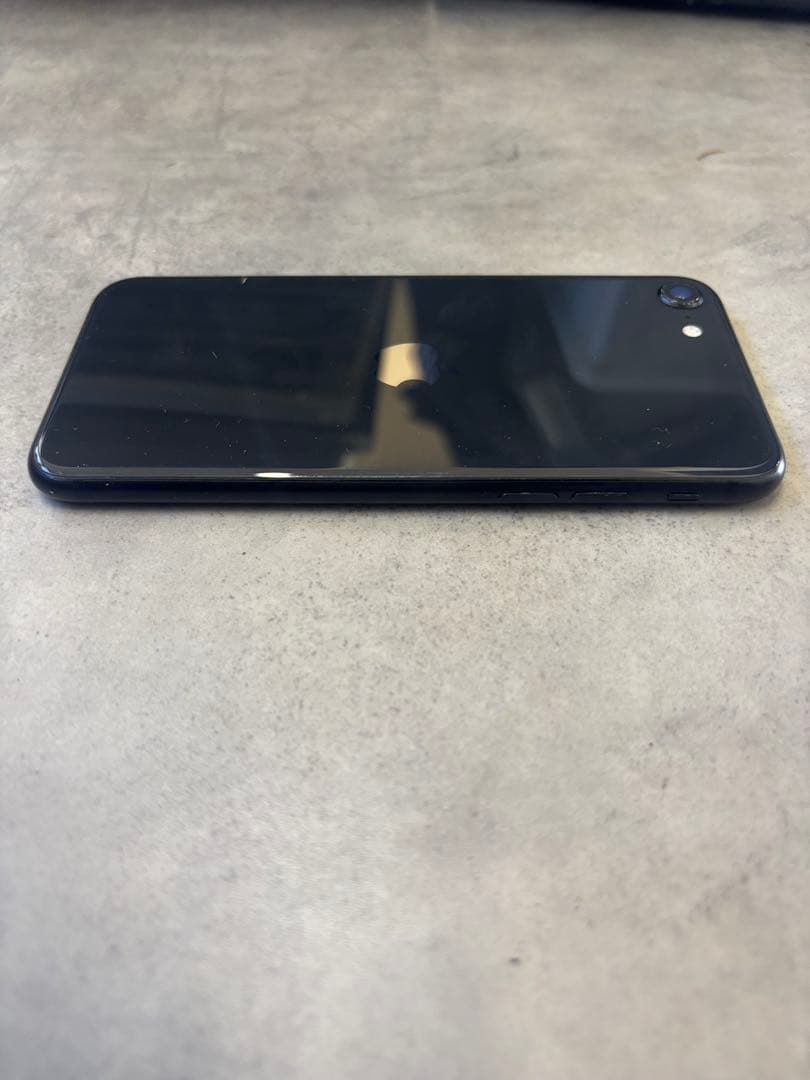 【美品】iPhone SE（第2世代）64GB ブラック バッテリー83％