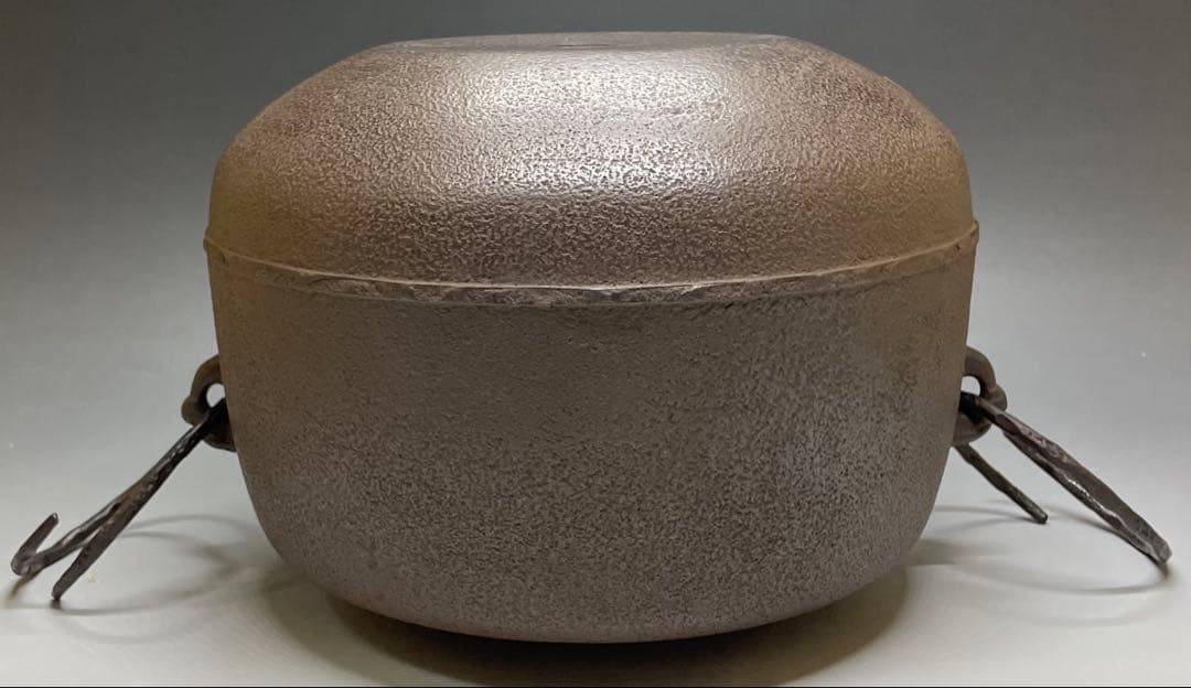 角谷沙村　尻張釜　釜釻　茶釜　共箱　共布(釜釻) n5433