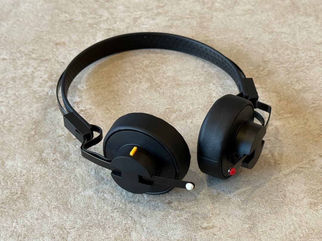 新品同様 Teenage Engineering M-1 headphones