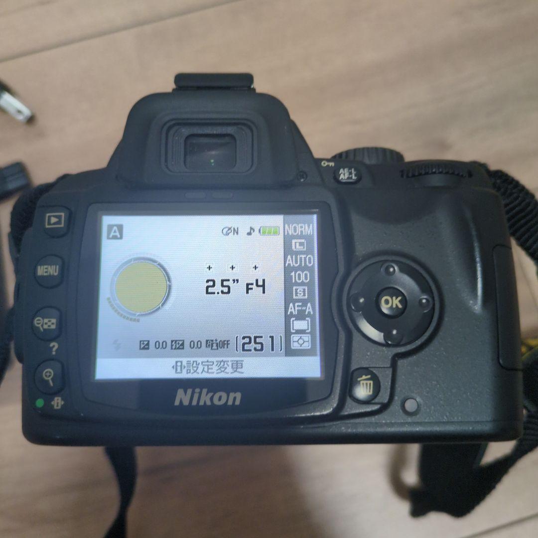 Nikon デジタル一眼レフカメラ 本体と充電器付き