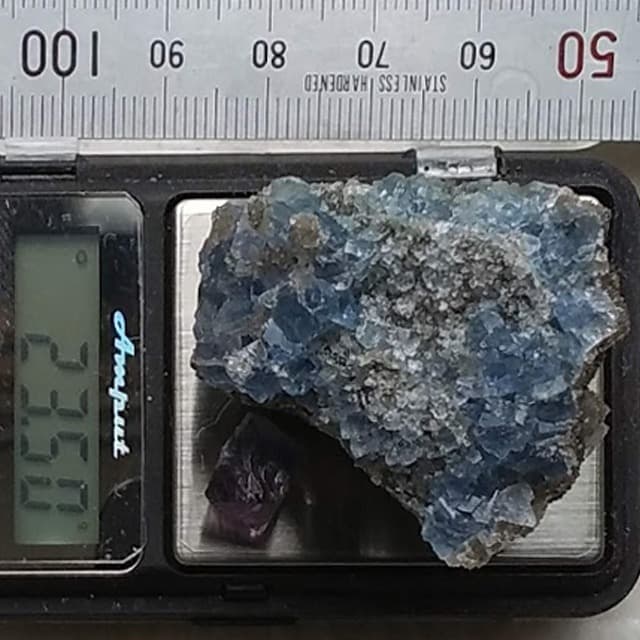 23.5g　ブルーフローライト　母岩付き　鉱物標本　フローライト