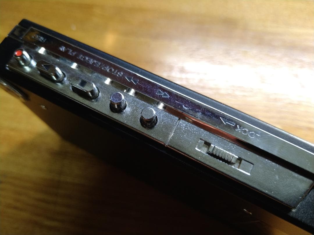 ジャンク　SONY ウオークマン　WM-R202