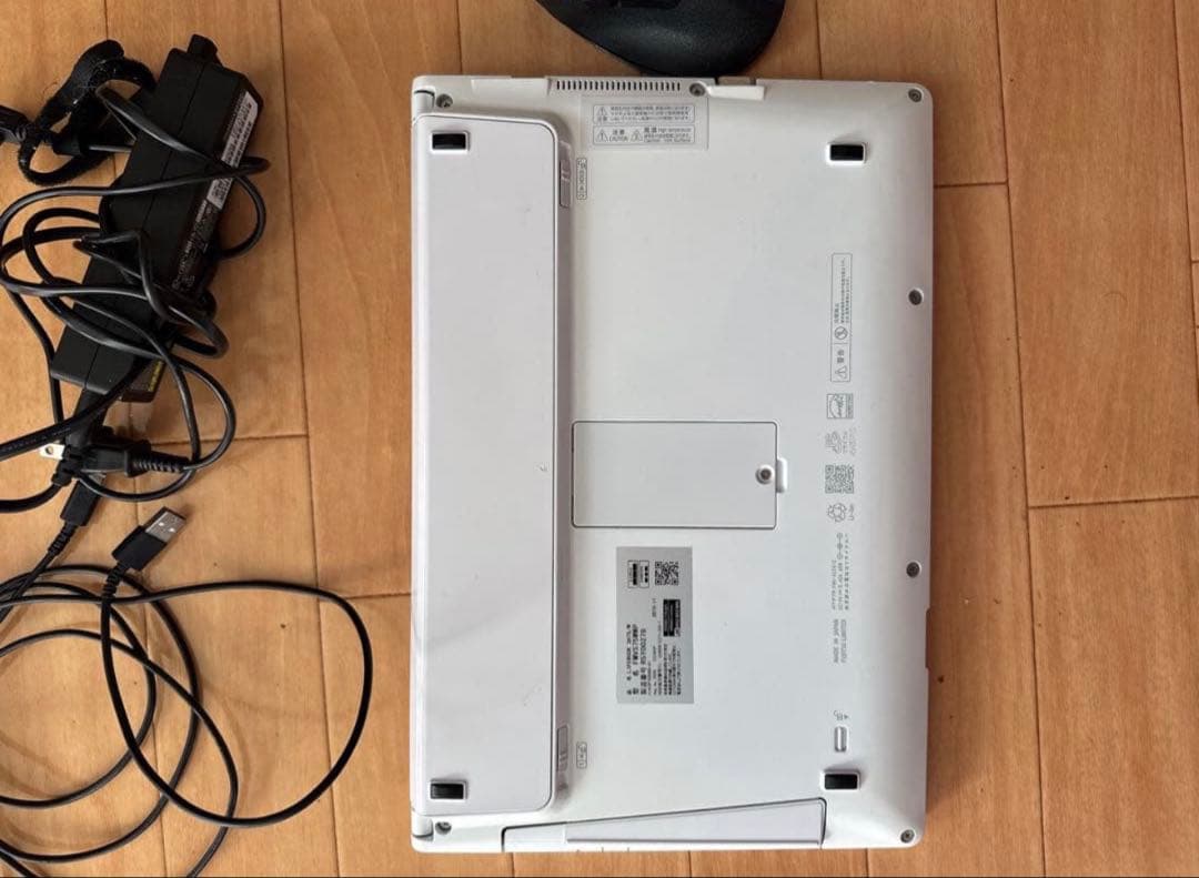 Windowsノート本体 LIFEBOOK FMVS75/W