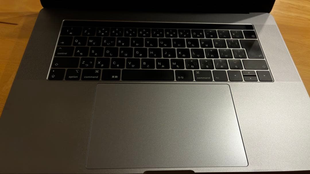 MacBookPro A1990 i7 16GB 256GB 中古美品