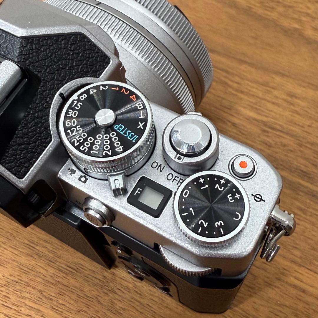 美品　Nikon Z fc ミラーレスカメラ レンズキット