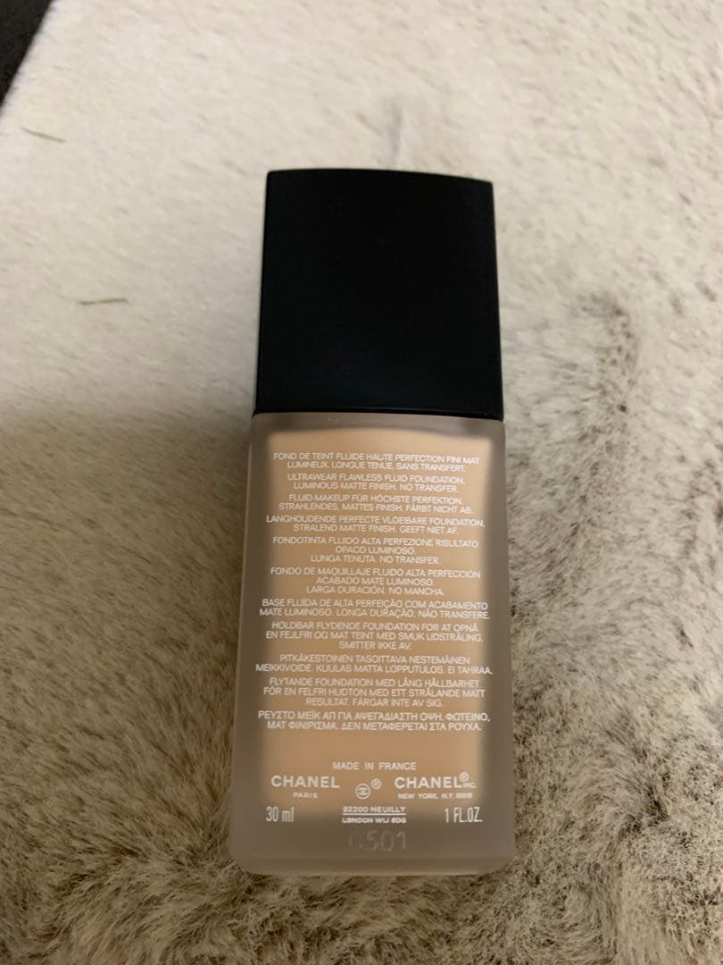CHANEL ウルトラ ルタン B10 リキッドファンデーション 30ml