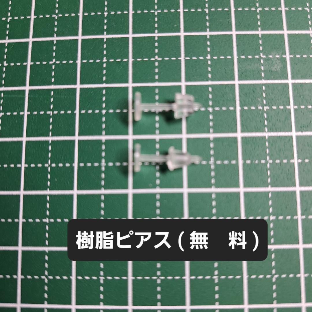 No.602-F　琉球ガラス⭐樹脂ポストピアス☆5mmキューブ型☆カラフルMIX