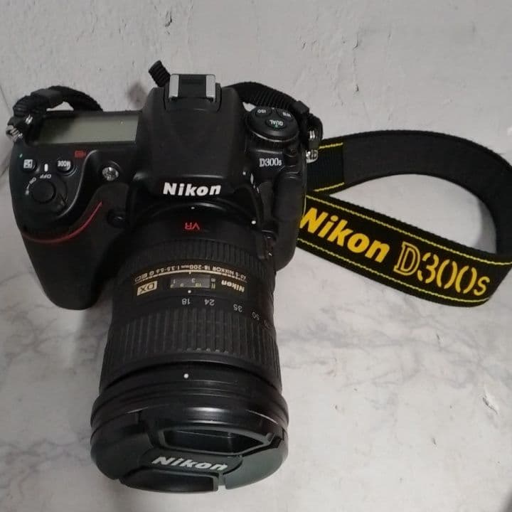 Nikon ニコン D300s デジタル一眼レフカメラ 黒