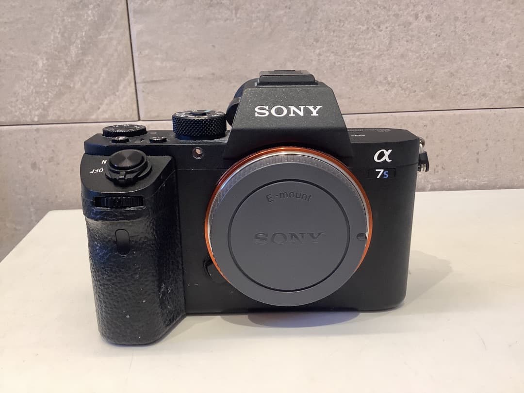 ★訳あり★ソニー α7S II（ILCE-7SM2）ボディ（バッテリーあり）