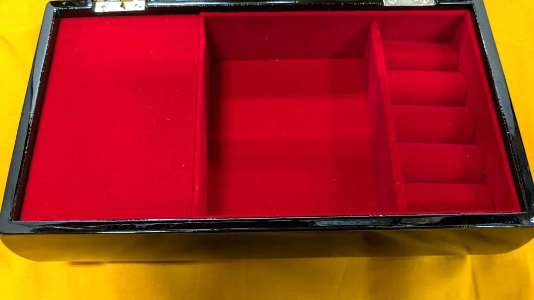 処分価格！蝶装飾の手作り木製漆器ジュエリーボックス 訳あり品