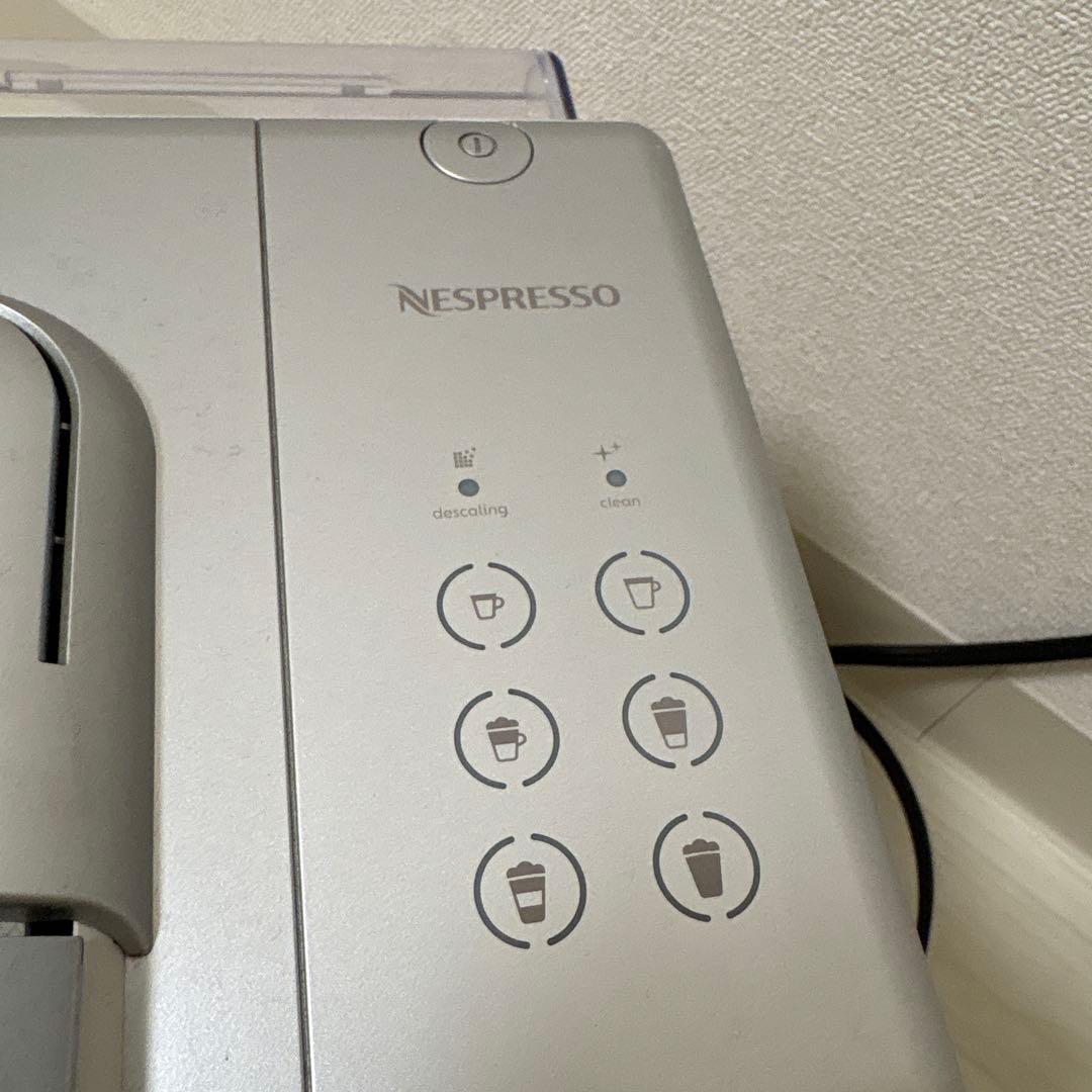 交渉可　Nespresso Lattissima Touch Plus シルバー