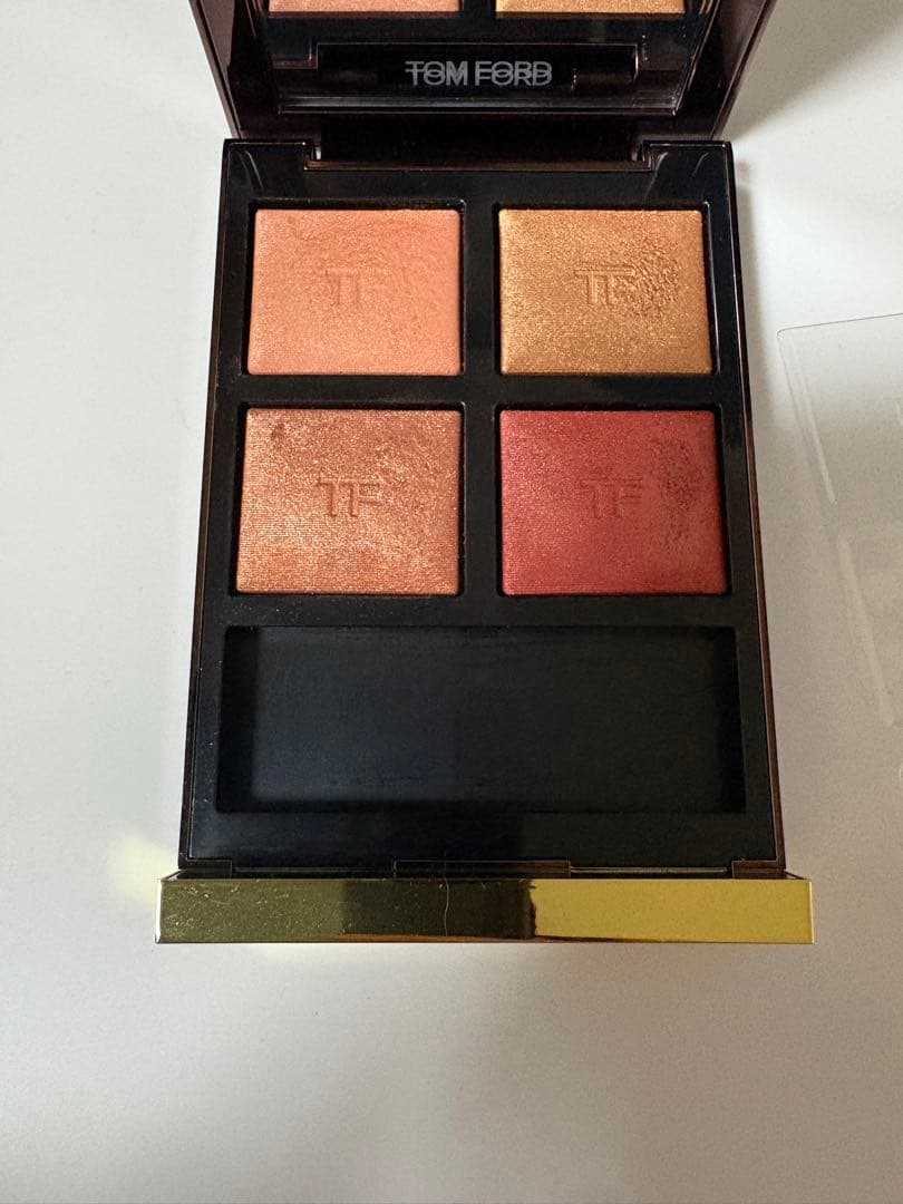 TOM FORD ピーチドーン　アイシャドウ