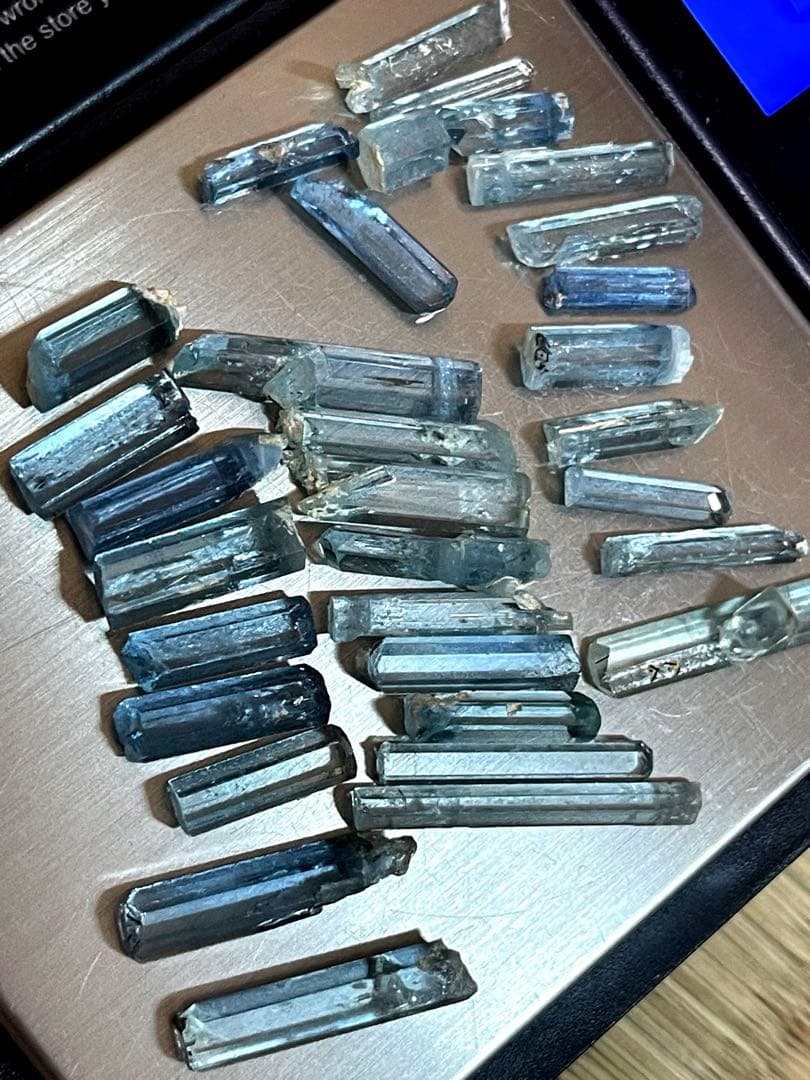 超クリア アクアマリン 原石 重さ：52.90ct 32点セットベトナム産