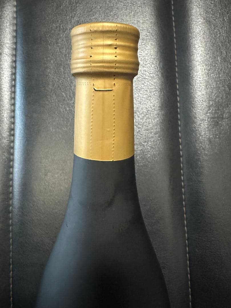 サントリーウイスキーローヤル15年、日本酒　月山丸