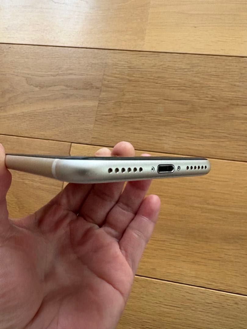 iPhone SE3 64GB スターライト(MMYD3J/A) SIMフリー