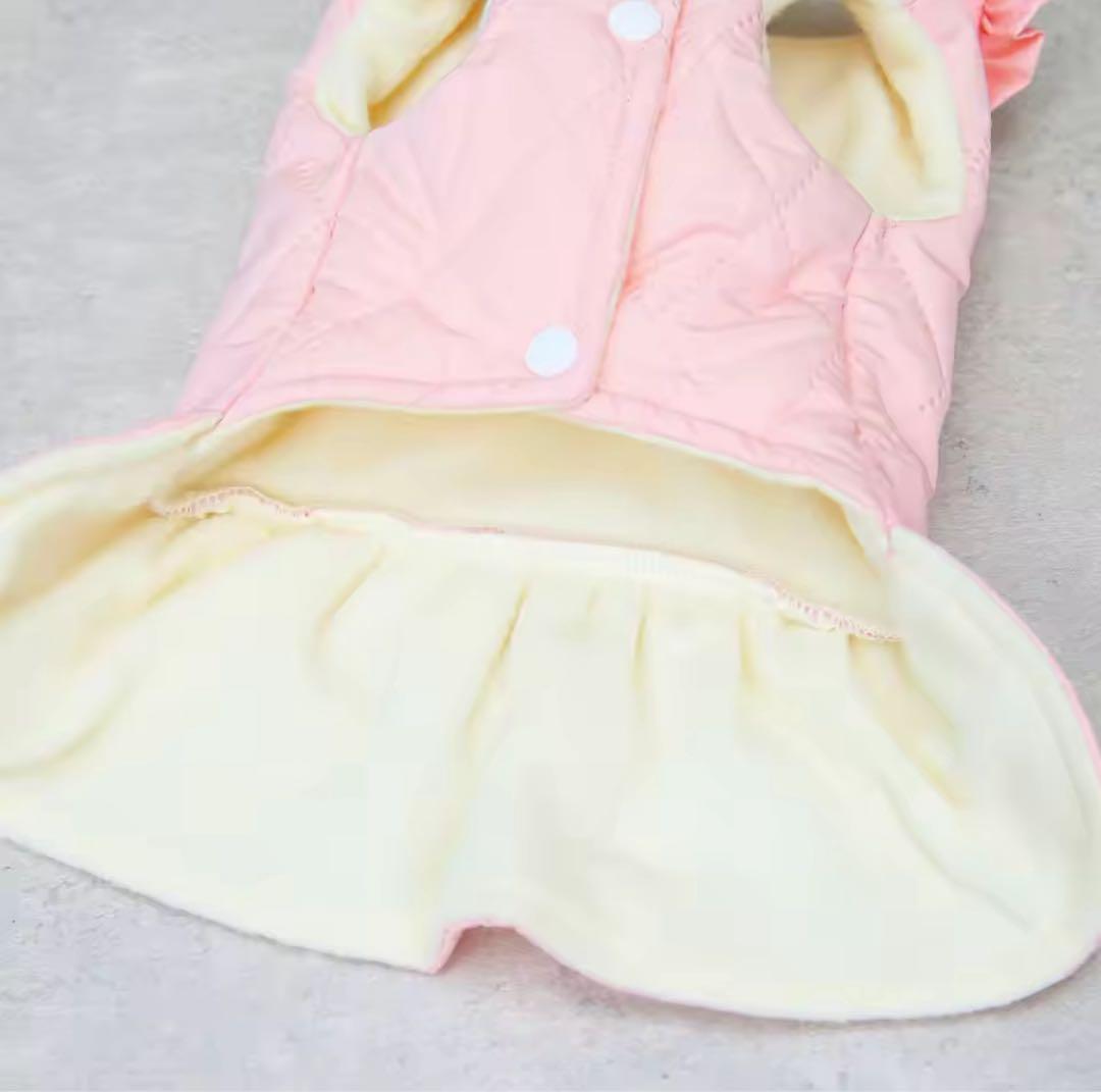 【新品】襟フリルキルティングコート《ピンクM》リード金具付き　犬服　防寒　裏ボア
