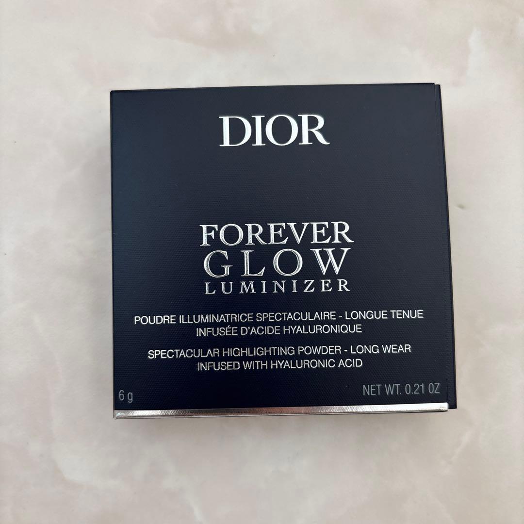 DIOR ディオールスキンフォーエヴァーグロウ ルミナイザー 004