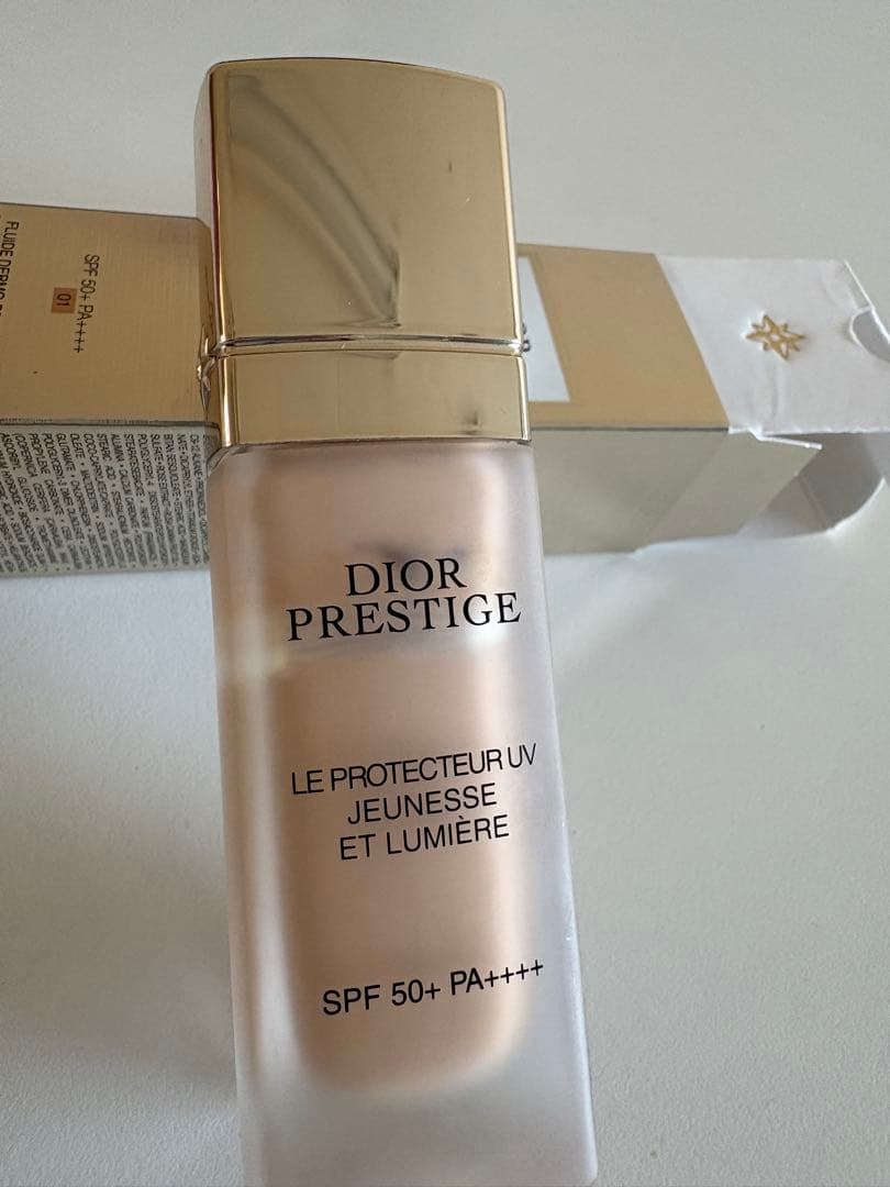 DIOR プレステージ ホワイト ル プロテクター UV ルミエール BB 01