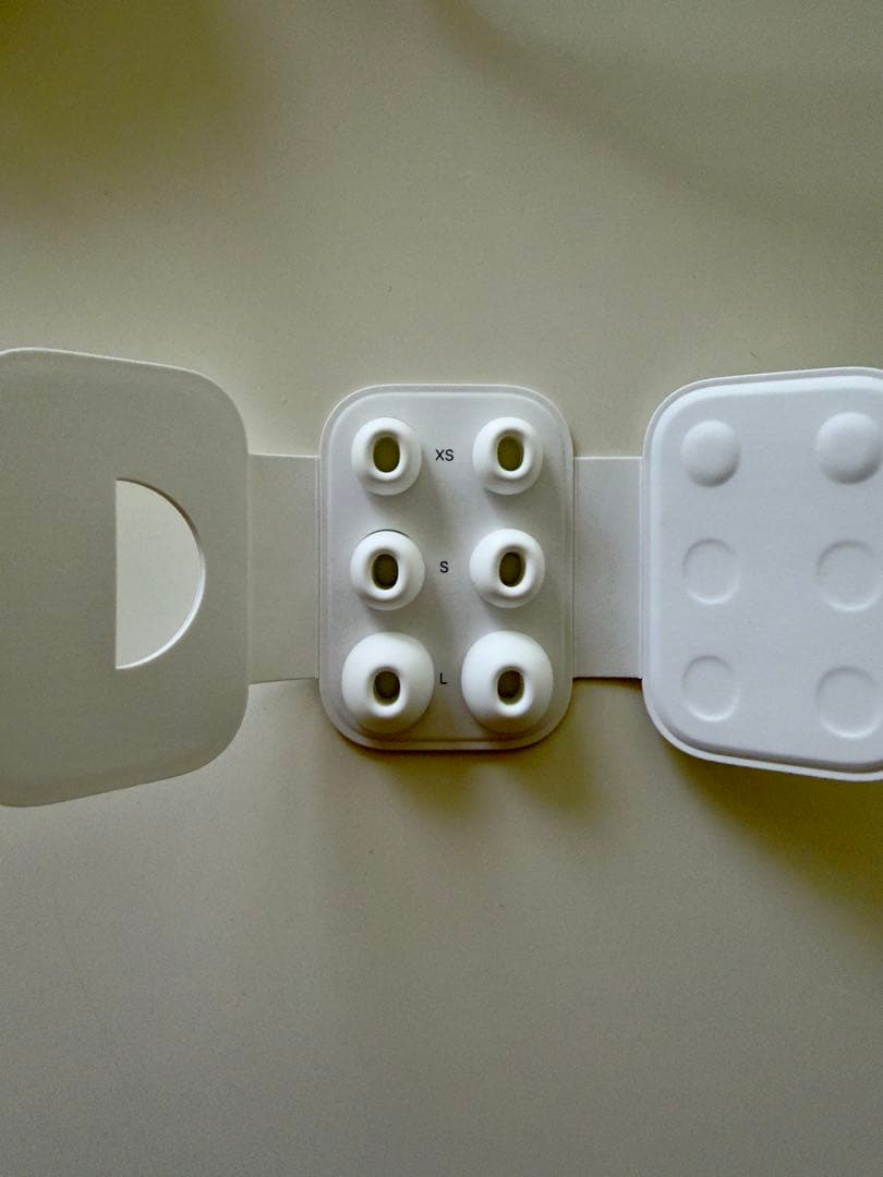 AirPods Pro 2本体 + 充電ケース ※箱なし