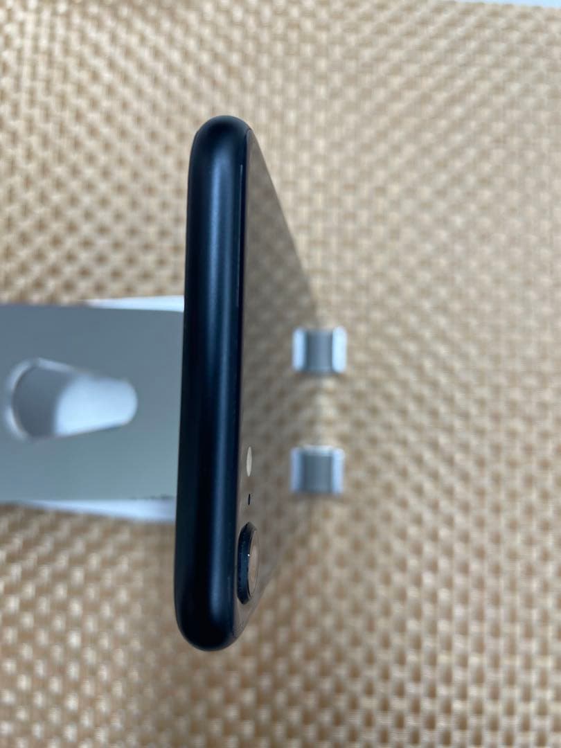 iPhone SE第3世代 64GBミッドナイトSIMフリー【5907】