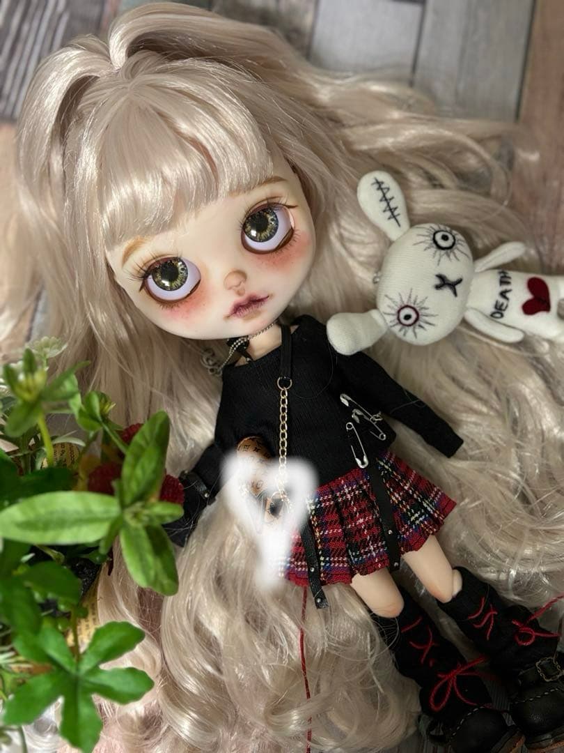 ♡ カスタムアイシードール　ネオサイズ　白肌　そばかすあり
