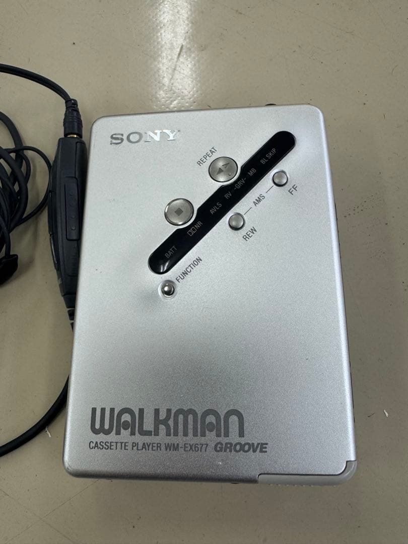 SONY WM-EX677 ウォークマン カセットプレーヤー　ジャンク