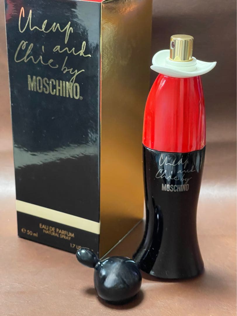 モスキーノ チープ&シック オードパルファム 50ml