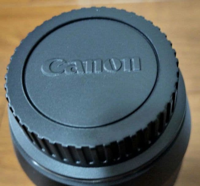 CANON EF70-300mm F4-5.6 IS II USM　ET-74B