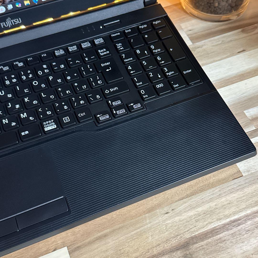 新型2022年式‼️LIFEBOOK A5512☘第12世代☘人気ノートパソコン