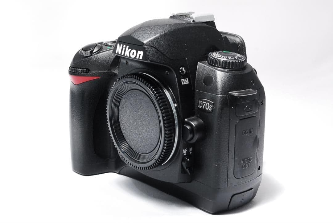 【Nikon D70s】万能ズーム搭載 高倍率レンズセット 　コレ1台でOK