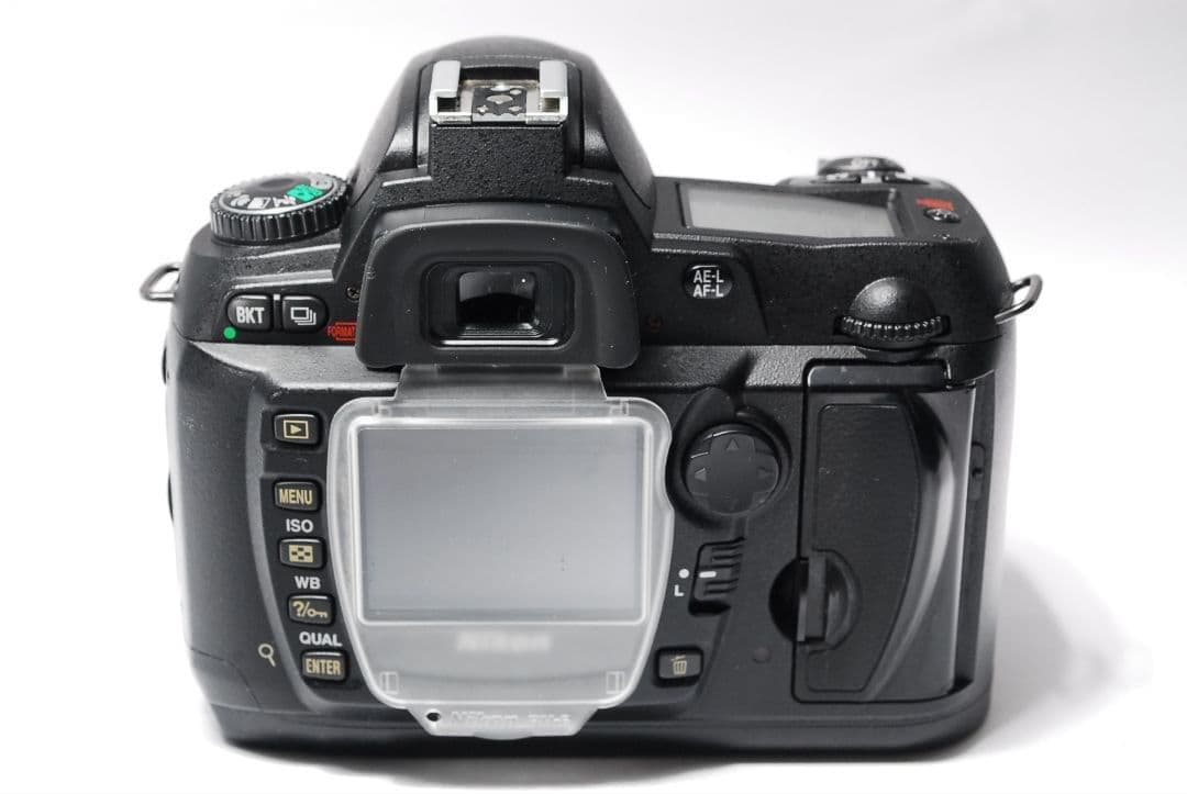 【Nikon D70s】万能ズーム搭載 高倍率レンズセット 　コレ1台でOK