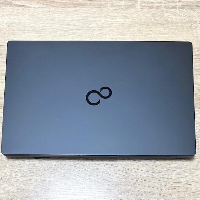 美品！2023年製《超ウルトラスリム》！大容量SSD搭載！LIFEBOOK