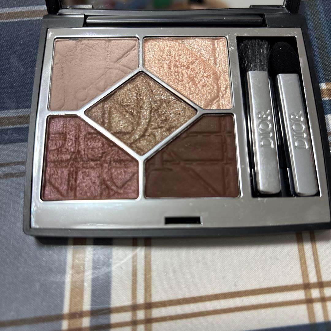 Dior ディオール ショウ サンク クルール 647 シルクトープ　限定色