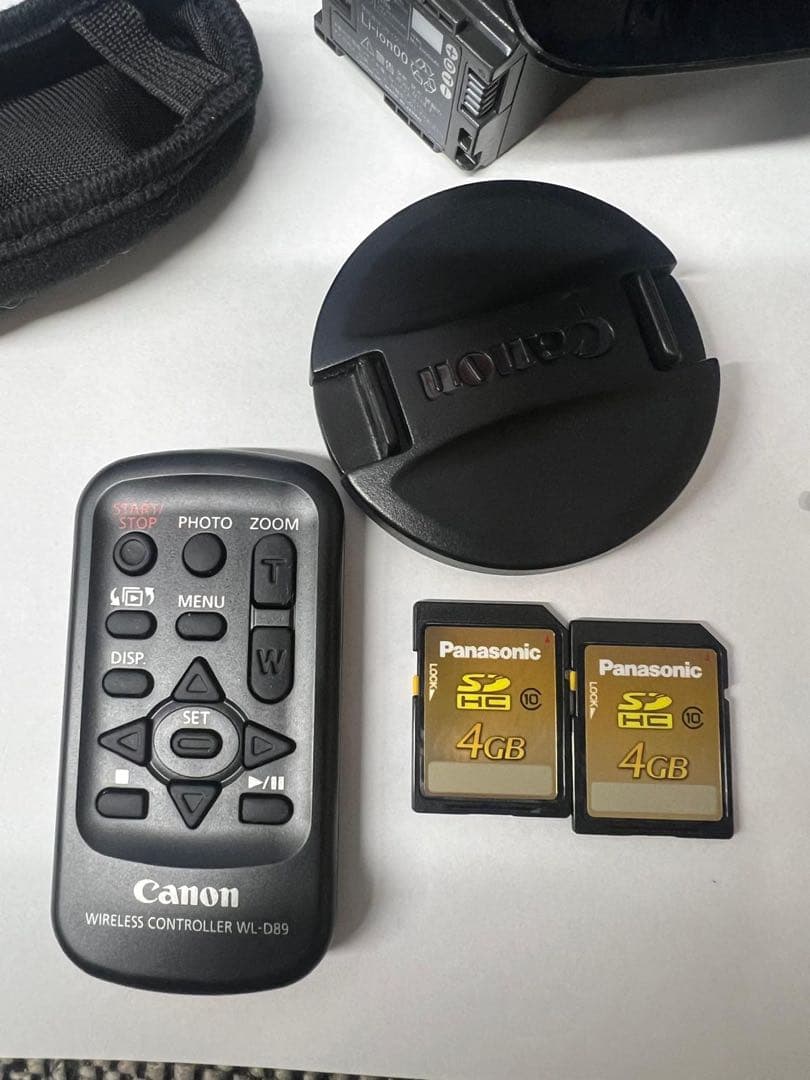 Canon IVIS HF G10 充電器がなかったのでテストできませんでした。