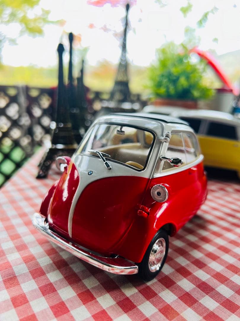 値引イセッタ300 ダイキャスト1/18スケール