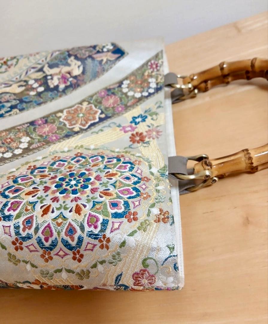 多彩な刺繍 バンブーハンドル トートバッグ