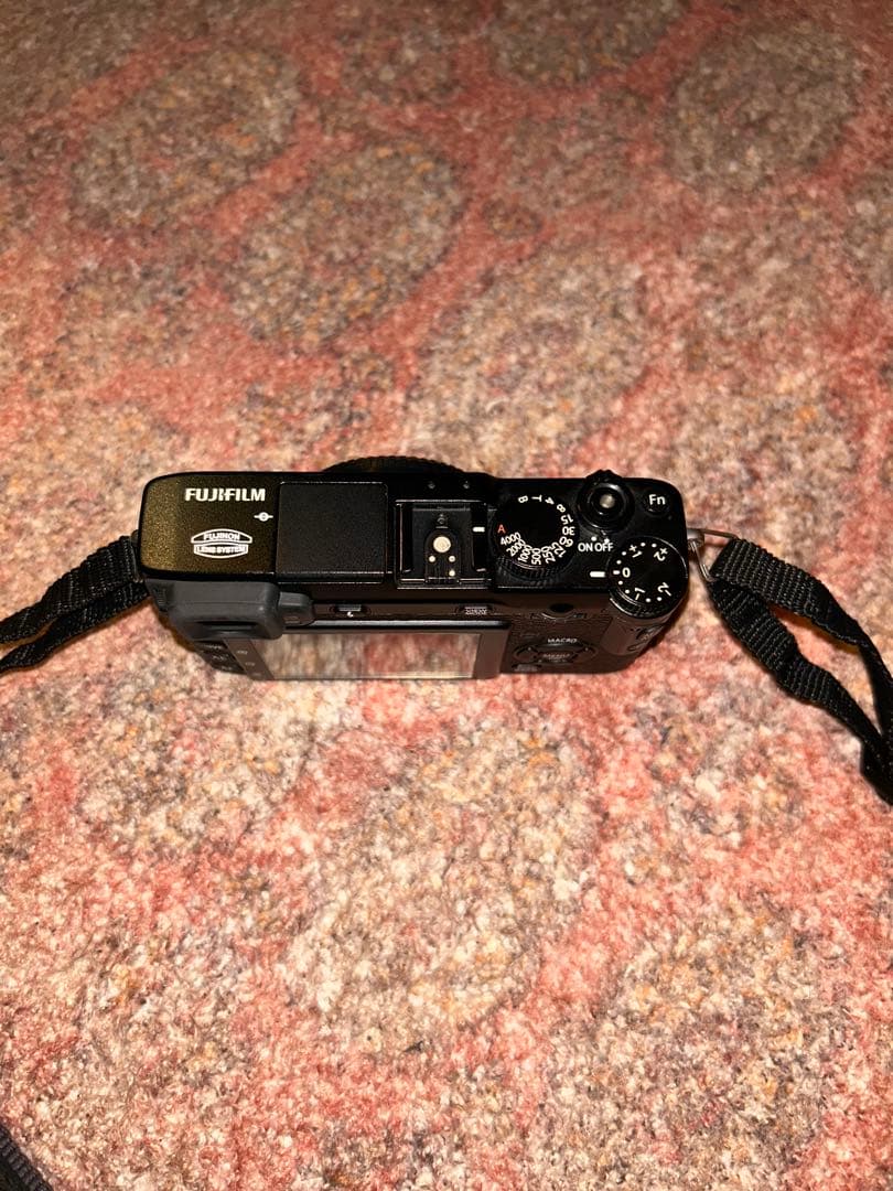 FUJIFILM X-E1 ミラーレスカメラ ブラック
