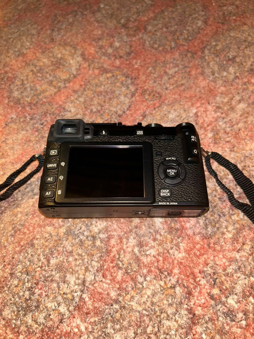 FUJIFILM X-E1 ミラーレスカメラ ブラック