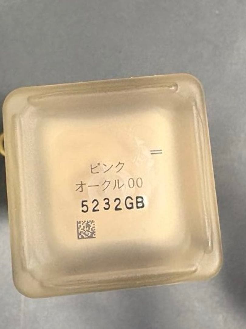 クレ・ド・ポー ボーテ リキッドファンデーション ピンクオークル 00