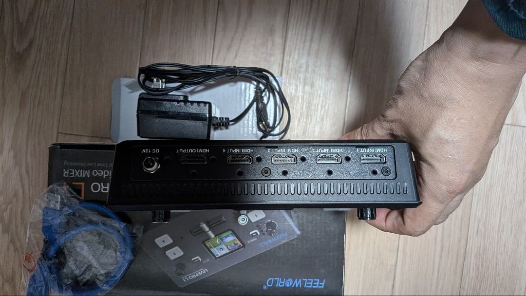 T*i様 [SALE] Feelworld Livepro L1 v1
