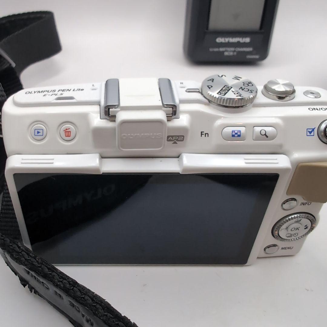 美品 OLYMPUS E-PL5 ミラーレスカメラ ホワイト