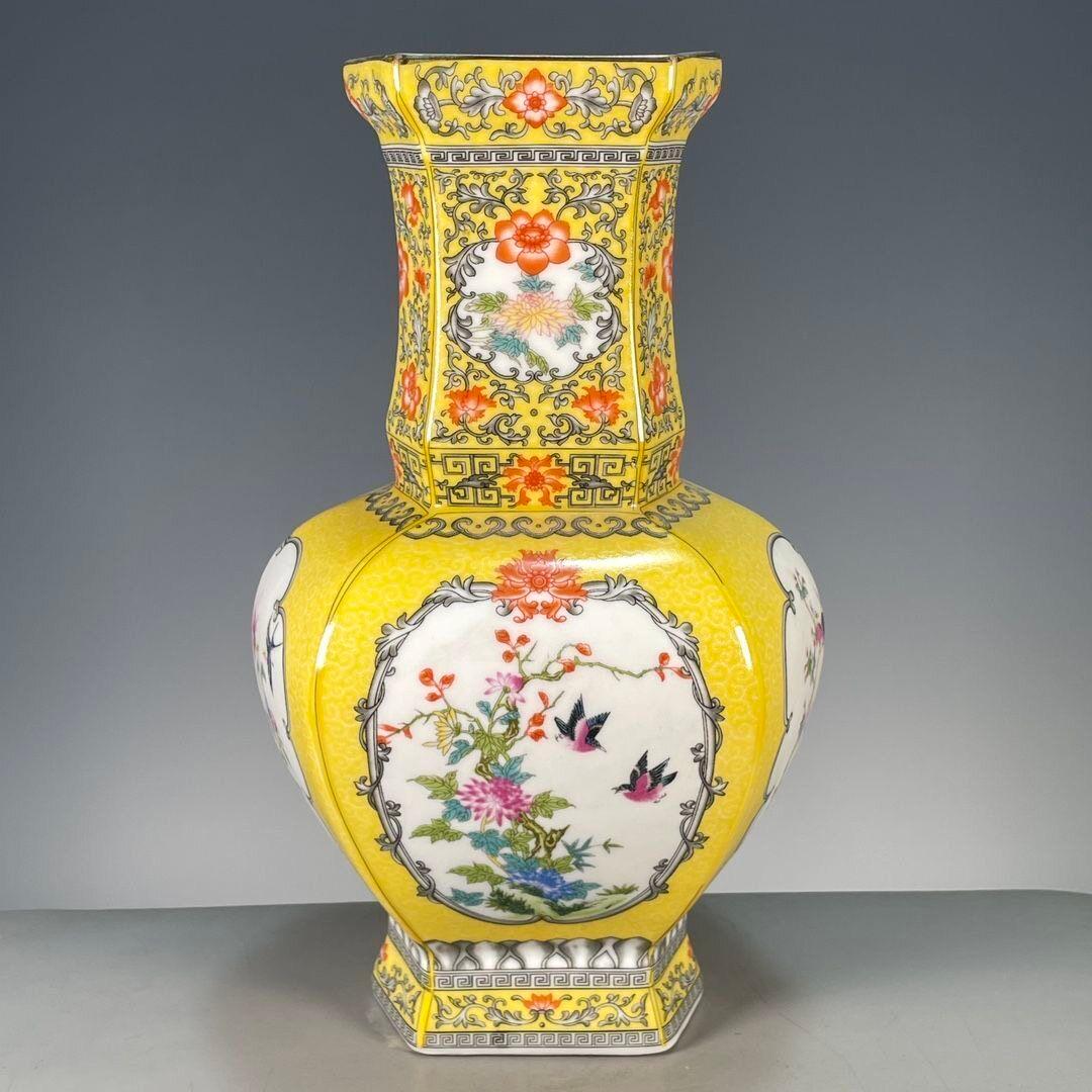 黄釉錦地琺瑯彩開窓花鳥四方瓶 景徳鎮 陶磁器 装飾品 現代工芸品 美術品 置物